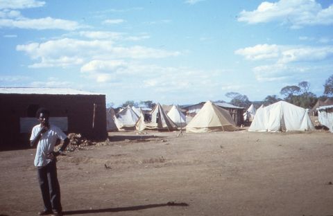 A camp for displaced persons as a result of South Arican incursions during the war. DW worked in partnership with the Angola Secretariat of State for Social Affairs (SEAS) and OMA (Angola women's organization) on the project.