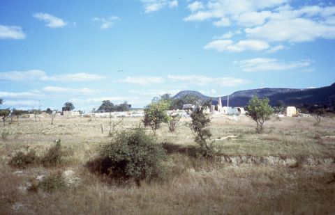 A camp for displaced persons as a result of South Arican incursions during the war. DW worked in partnership with the Angola Secretariat of State for Social Affairs (SEAS) and OMA (Angola women's organization) on the project.