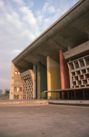The master plan of the city was prepared by Le Corbusier; transformed from earlier plans created by the Polish architect Maciej Nowicki and the American planner Albert Mayer.
