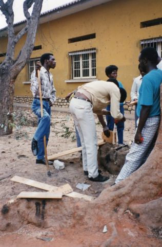 Workshop for building mobility aids for handicapped individuals. 
Workshop for building mobility aids for disabled individuals; run in partnership with the Angola Secretariat of State for Social Affairs (SEAS).