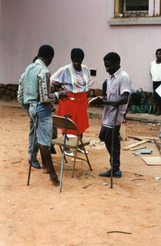 Workshop for building mobility aids for handicapped individuals. 
Workshop for building mobility aids for disabled individuals; run in partnership with the Angola Secretariat of State for Social Affairs (SEAS).